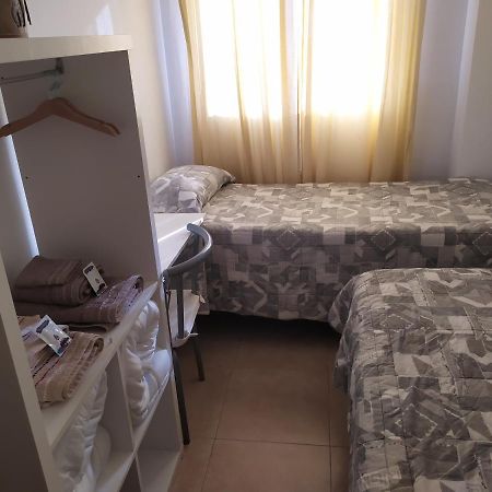 Habitacion En Un Apartamento Deltebre Exteriör bild